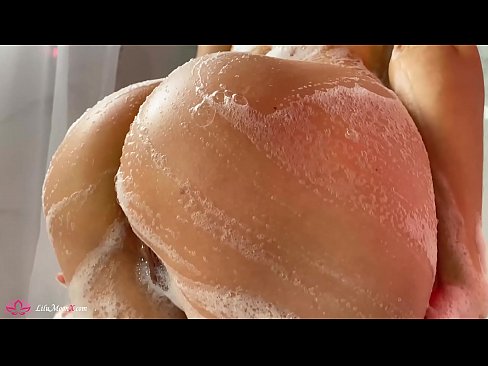 ❤️ UBrunette uphulula amaphambili ePussy ngeVibrator ukuya kwi-Intense Orgasm kwiShower Amanyala aphezulu kuthi ❌